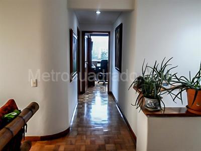 Apartamento de 3 alcobas en venta en El Poblado, Medellín, 250 m² · foto 11 de 19