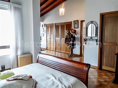 Apartamento de 3 alcobas en venta en El Poblado, Medellín, 250 m² · foto 13 de 19