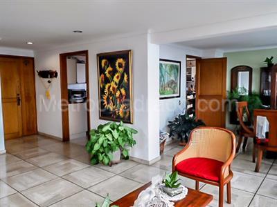 Apartamento de 3 alcobas en venta en El Poblado, Medellín, 250 m² · foto 5 de 19