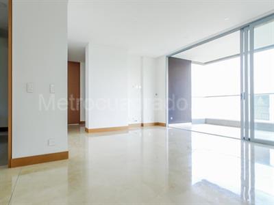Apartamento de 3 alcobas en arriendo en El Poblado, Medellín, 296 m² · foto 2 de 20
