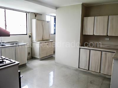 Apartamento de 4 alcobas en venta en El Poblado, Medellín, 226 m² · foto 7 de 20