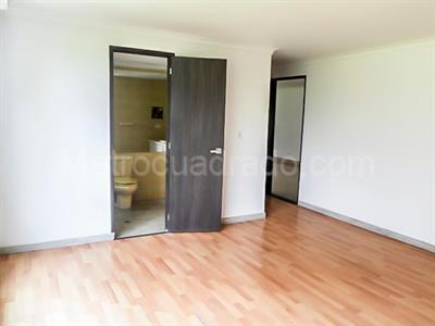 Apartamento de 4 alcobas en venta en El Poblado, Medellín, 226 m² · foto 15 de 20
