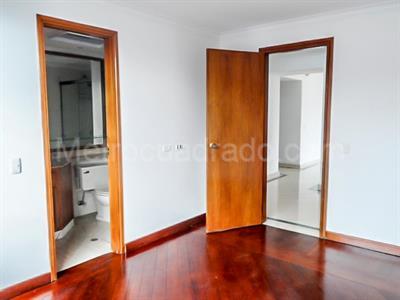 Apartamento en venta en El Poblado, Medellín · foto 11 de 19