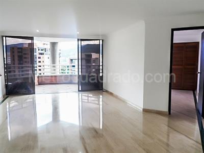 Apartamento en venta en El Poblado, Medellín · foto 2 de 19