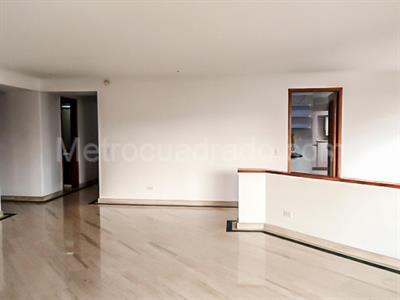 Apartamento en venta en El Poblado, Medellín · foto 3 de 19