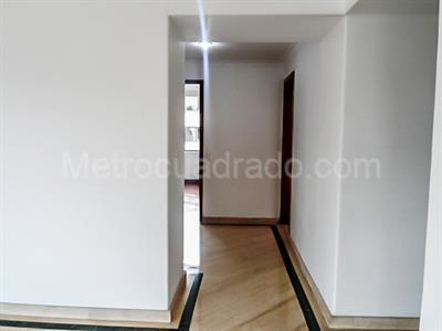 Apartamento en venta en El Poblado, Medellín · foto 7 de 19