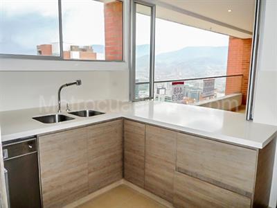 Apartamento de 3 alcobas en venta en El Poblado, Medellín, 125 m² · foto 5 de 19