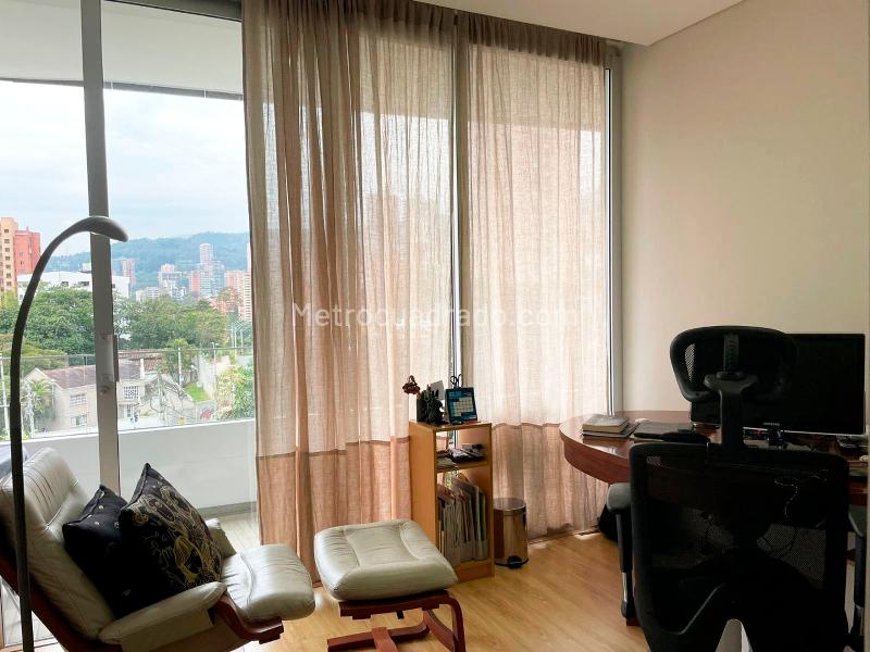 Furnished 2BR Apartment with 3 Baths in El Poblado - 9