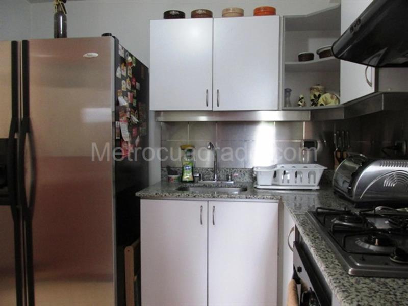 Apartamento de 3 Alcobas con Estudio y 3 Baños en El Poblado - 6