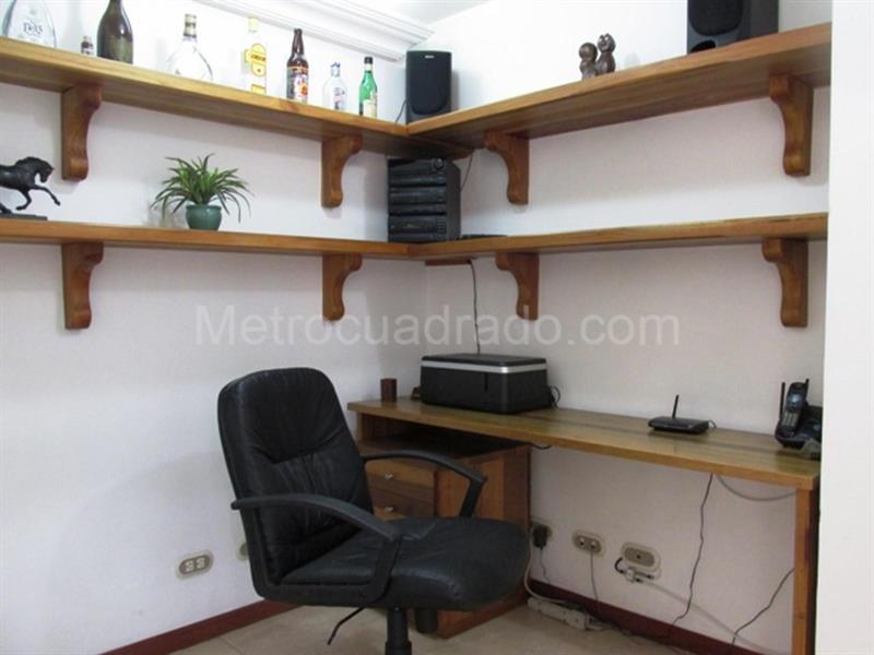 Apartamento de 3 Alcobas con Estudio y 3 Baños en El Poblado - 8