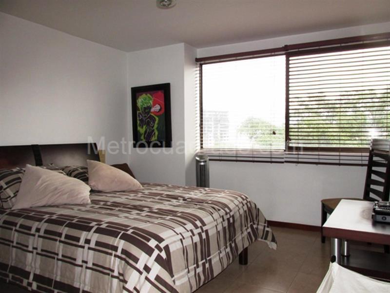 Apartamento de 3 Alcobas con Estudio y 3 Baños en El Poblado - 9