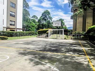 Apartamento de 3 alcobas en venta en El Poblado, Medellín, 202 m² · foto 17 de 17