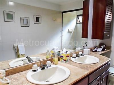 Apartamento de 3 alcobas en venta en El Poblado, Medellín, 194 m² · foto 16 de 20