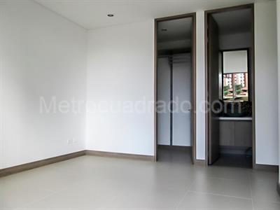 Apartamento de 2 alcobas en venta en Intermedia, Envigado, 78 m² · foto 11 de 19