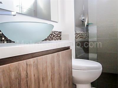 Apartamento de 2 alcobas en venta en Intermedia, Envigado, 78 m² · foto 12 de 19