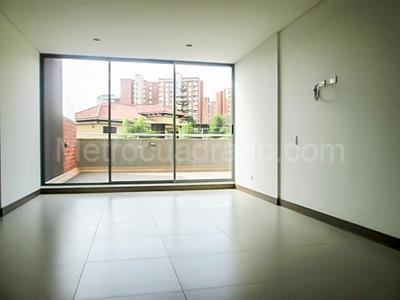 Apartamento de 2 alcobas en venta en Intermedia, Envigado, 78 m² · foto 2 de 19