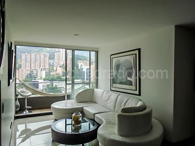 Apartamento en venta en El Poblado, Medellín · foto 2 de 19
