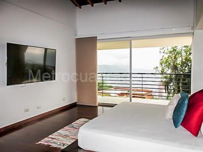 Casa de 4 alcobas en venta en El Poblado, Medellín, 450 m² · foto 13 de 20