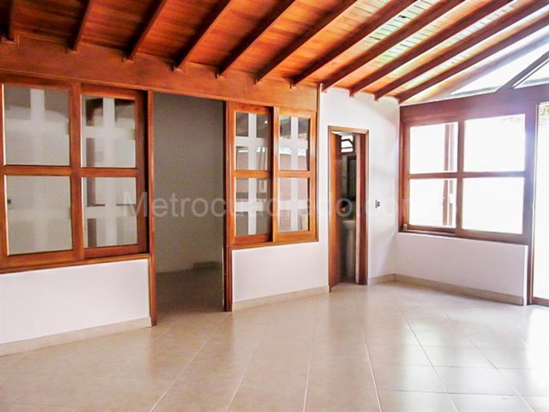 Casa Amplia de 4 Alcobas en Los Parra, El Poblado