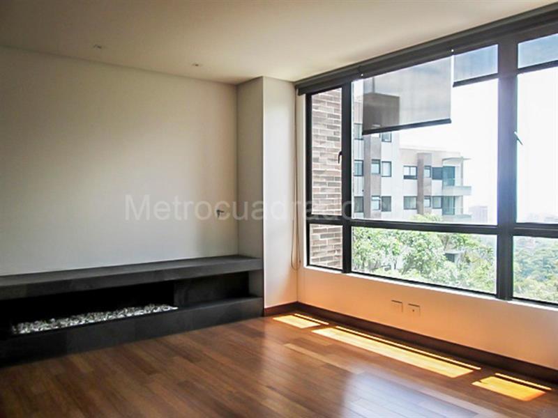 Apartamento amplio de 3 alcobas en unidad cerrada en El Poblado - 4