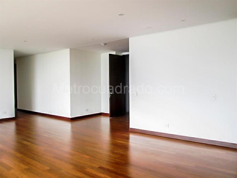 Apartamento amplio de 3 alcobas en unidad cerrada en El Poblado - 5