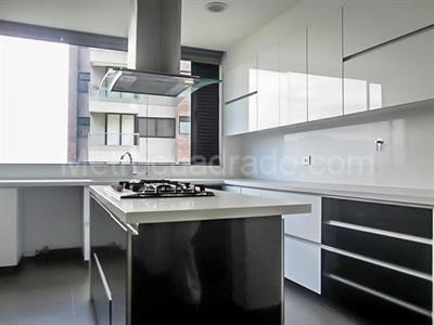 Apartamento en arriendo en El Poblado, Medellín · foto 7 de 20