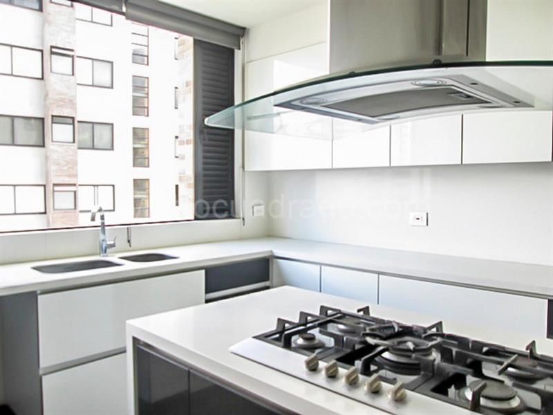 Apartamento amplio de 3 alcobas en unidad cerrada en El Poblado - 8