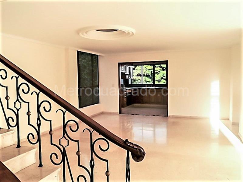 Luxurious 3BR Apartment in El Poblado - 3