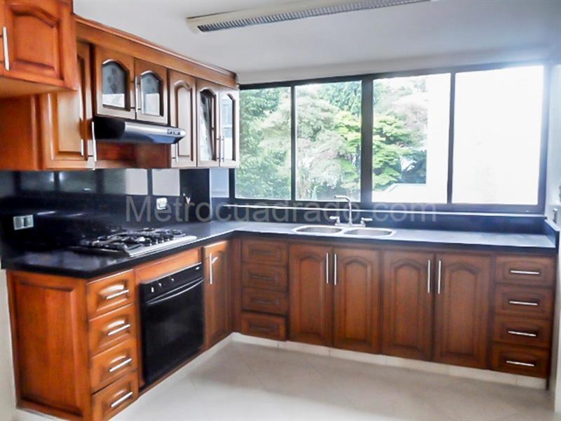 Luxurious 3BR Apartment in El Poblado - 4