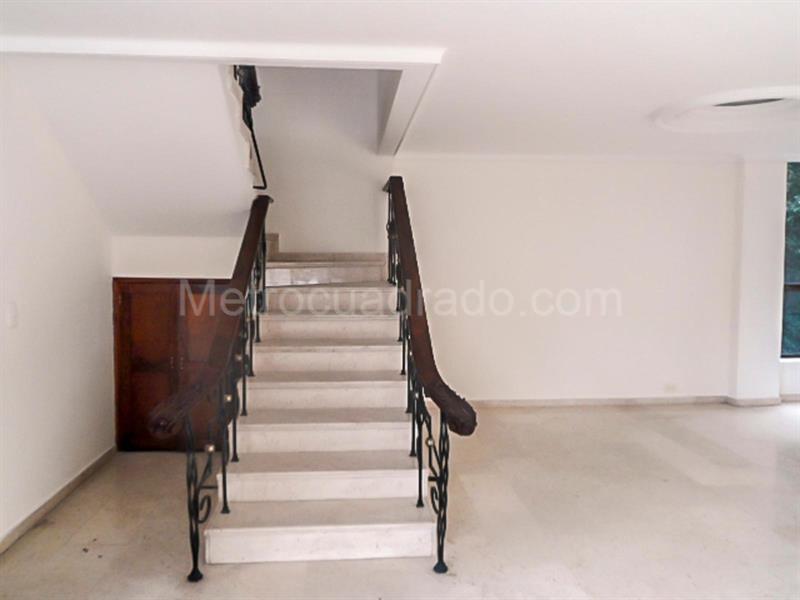 Luxurious 3BR Apartment in El Poblado - 6