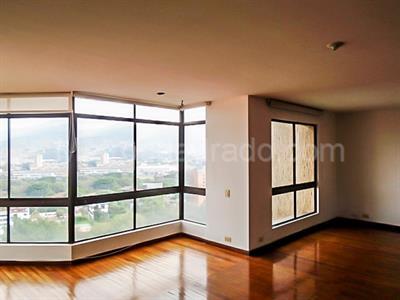Apartamento de 3 alcobas en venta en El Poblado, Medellín, 190 m² · foto 4 de 17