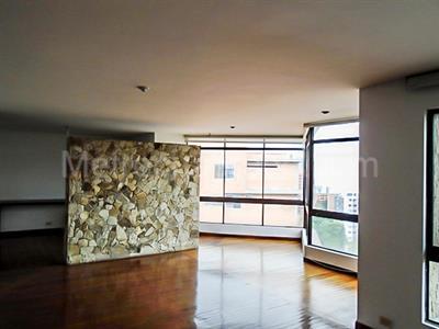Apartamento de 3 alcobas en venta en El Poblado, Medellín, 190 m² · foto 2 de 17
