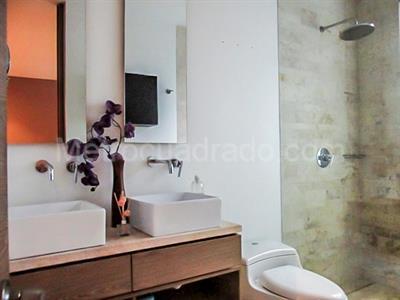 Apartamento de 3 alcobas en arriendo en El Poblado, Medellín, 200 m² · foto 12 de 17