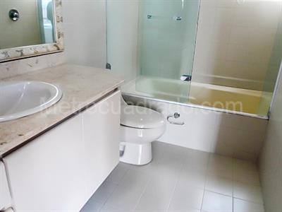 Apartamento de 3 alcobas en venta en El Poblado, Medellín, 174 m² · foto 13 de 17