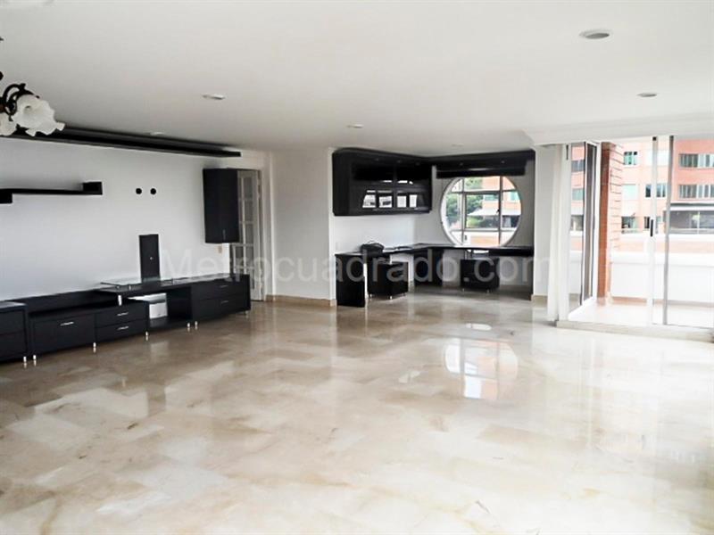 3BR Apartment for Rent & Sale with Marble Floors in El Tesoro, El Poblado - 2