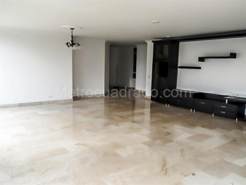 3BR Apartment for Rent & Sale with Marble Floors in El Tesoro, El Poblado - 3