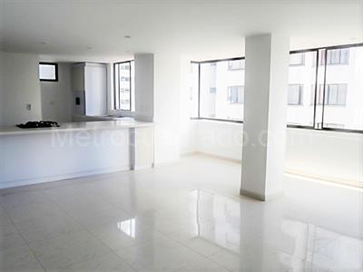 Apartamento de 2 alcobas en venta en El Poblado, Medellín, 110 m² · foto 2 de 16