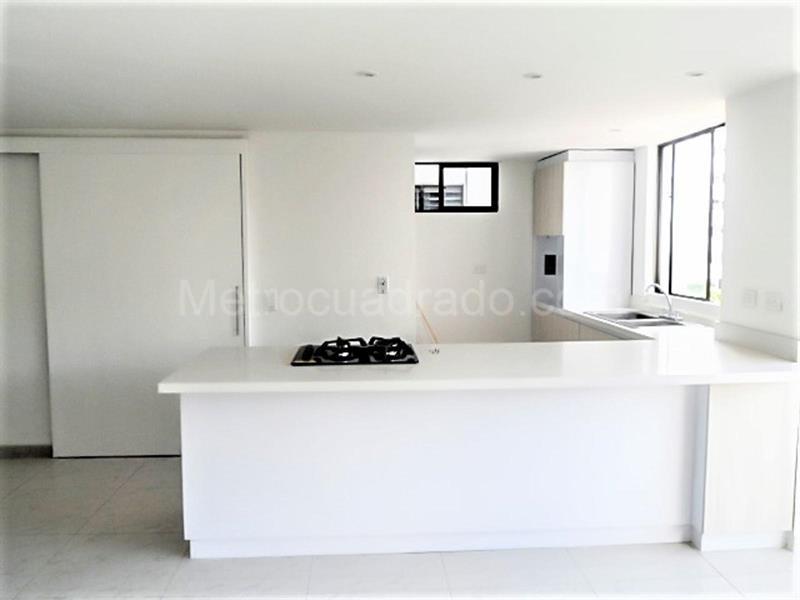 Apartamento de 2 Alcobas con Piscina en El Poblado - 3