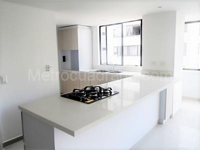 Apartamento de 2 alcobas en venta en El Poblado, Medellín, 110 m² · foto 4 de 16