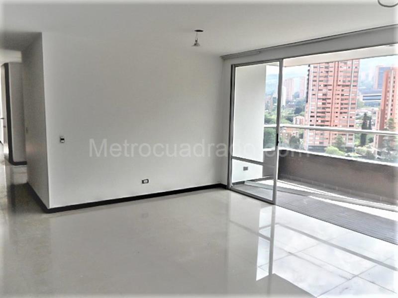 Apartamento de 3 Alcobas en Los Balsos, El Poblado (Alquiler y Venta) - 2
