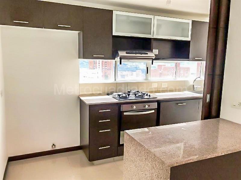 Apartamento de 3 Alcobas en Los Balsos, El Poblado (Alquiler y Venta) - 4