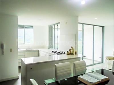 Apartamento de 3 alcobas en venta en El Poblado, Medellín, 96 m² · foto 2 de 20