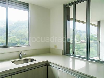 Apartamento de 3 alcobas en venta en El Poblado, Medellín, 96 m² · foto 5 de 20