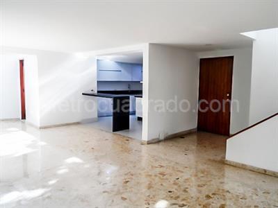 Casa de 3 alcobas en venta en El Poblado, Medellín, 267 m² · foto 2 de 20
