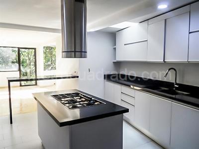 Casa de 3 alcobas en venta en El Poblado, Medellín, 267 m² · foto 5 de 20
