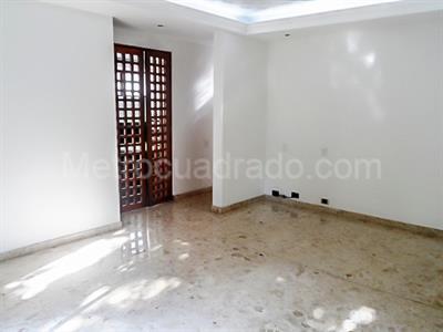 Casa de 3 alcobas en venta en El Poblado, Medellín, 267 m² · foto 9 de 20