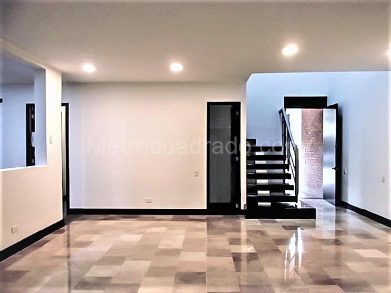 Casa de 3 Alcobas con Piscina y Sauna en El Tesoro (Poblado) - 4