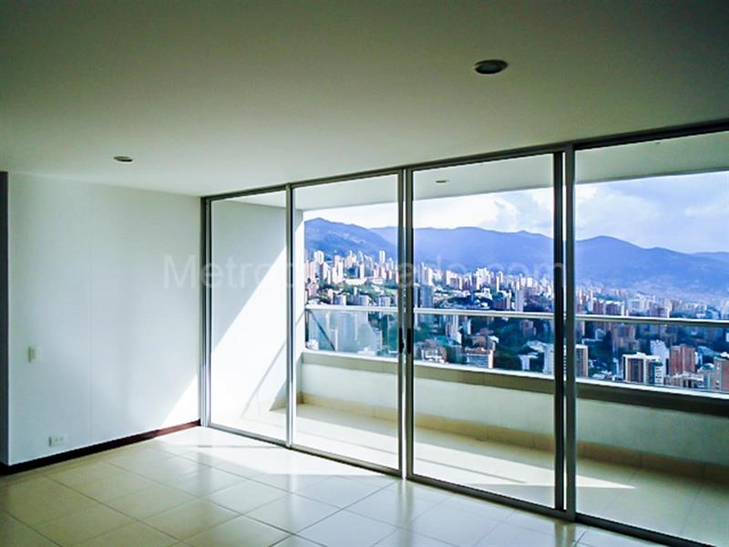 Apartamento de 3 Alcobas en El Poblado con Vista Panorámica