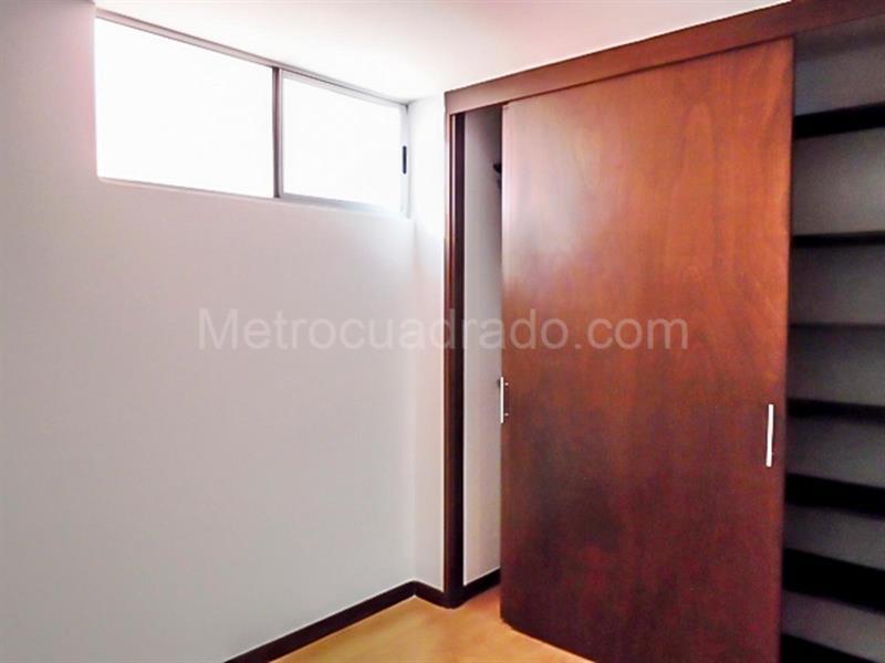 3BR Apartment in El Poblado with Scenic Views - 8