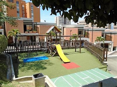 Casa de 4 alcobas en venta en El Poblado, Medellín, 260 m² · foto 20 de 20